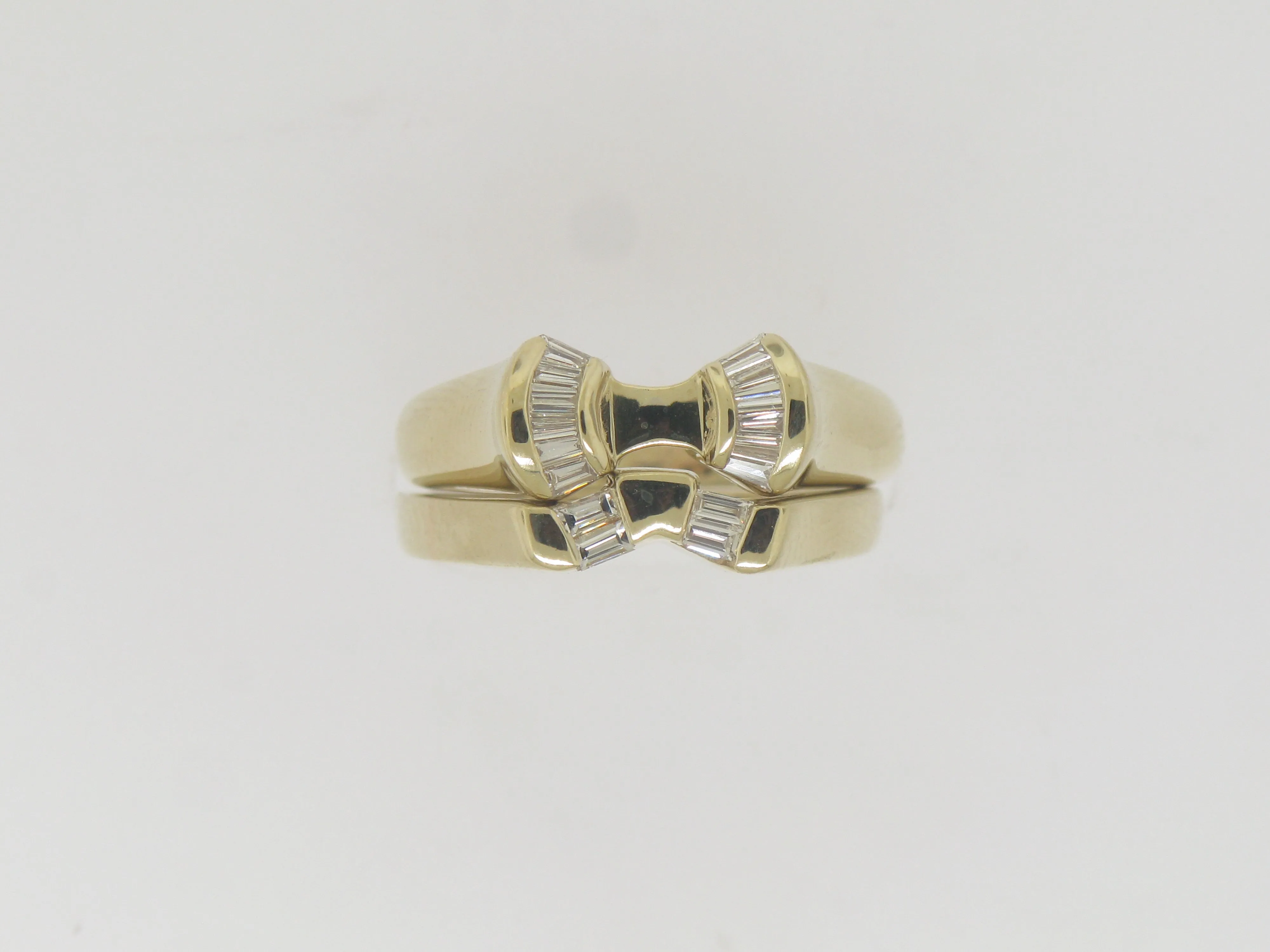 14K Yellow Gold Diamond Wedding Set Size 5 with 16 Diamonds .24TW (Estate)