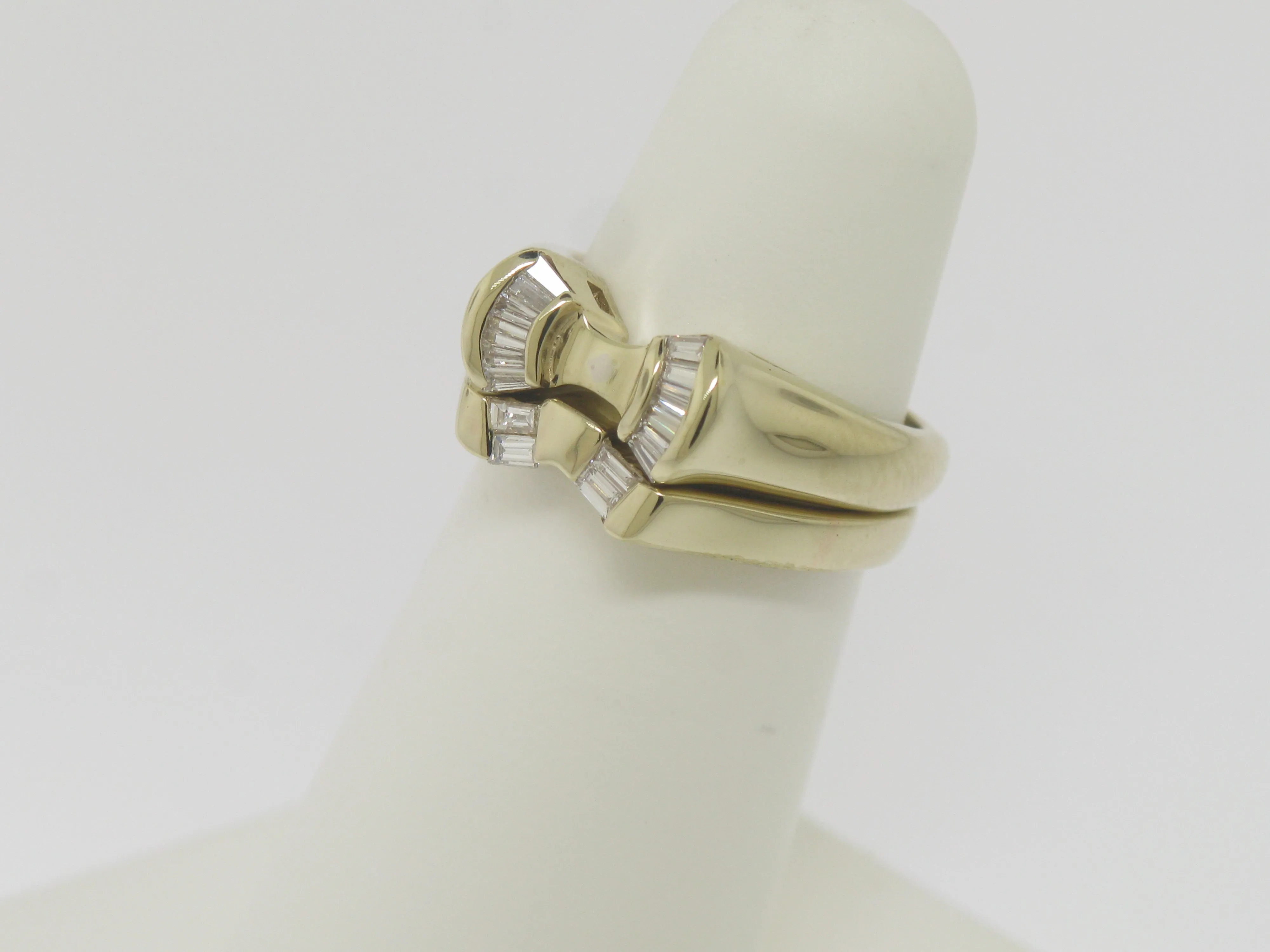 14K Yellow Gold Diamond Wedding Set Size 5 with 16 Diamonds .24TW (Estate)