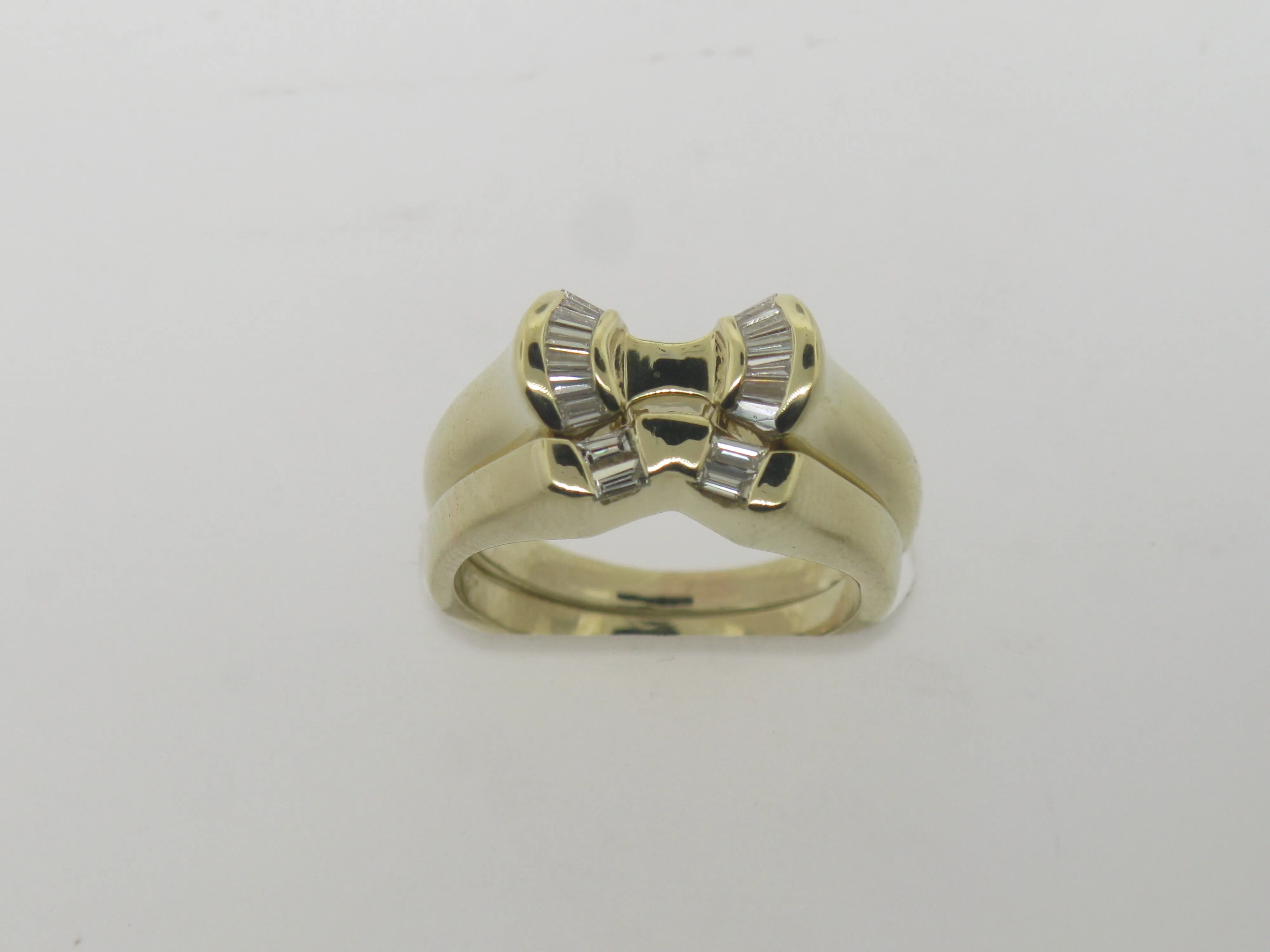 14K Yellow Gold Diamond Wedding Set Size 5 with 16 Diamonds .24TW (Estate)