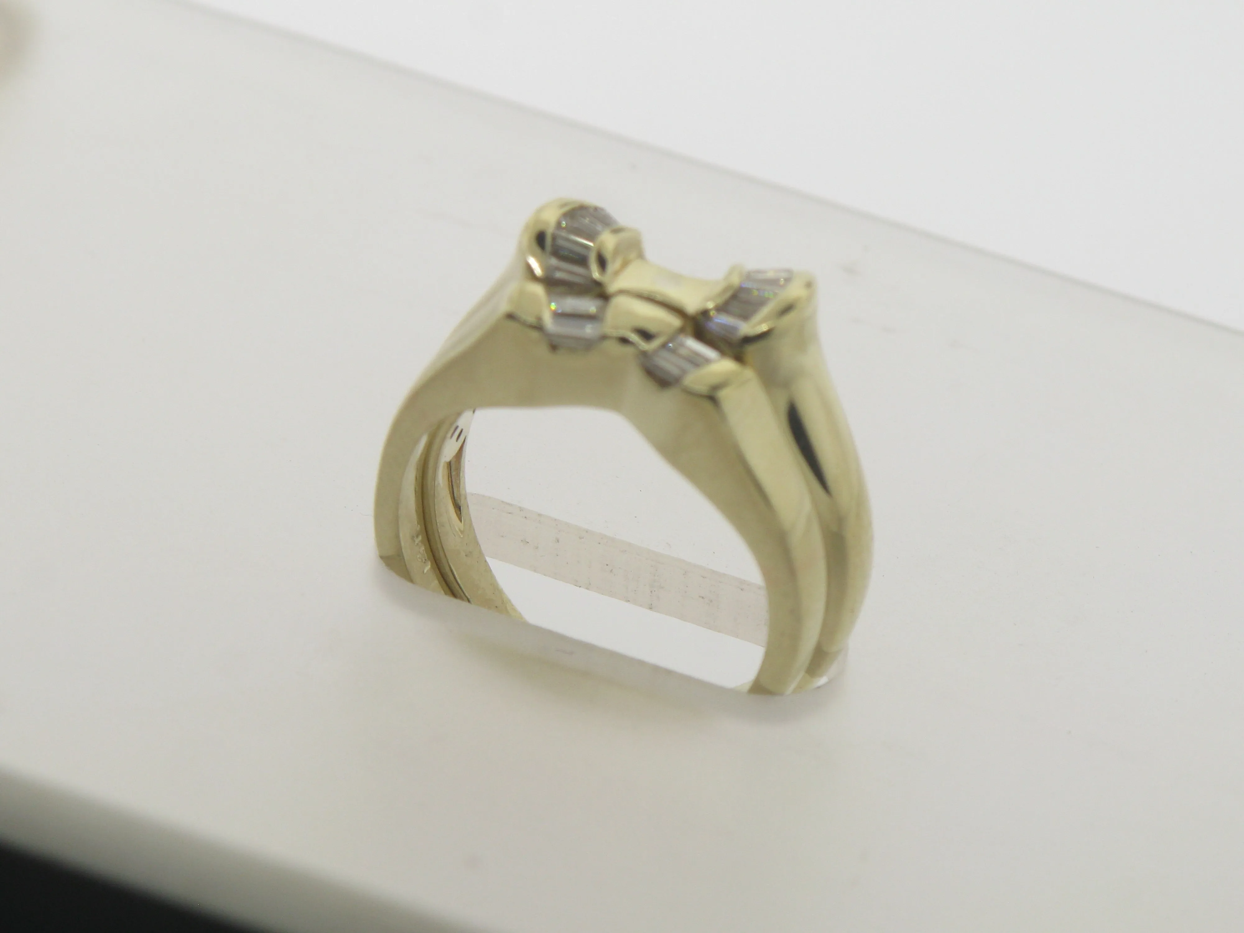 14K Yellow Gold Diamond Wedding Set Size 5 with 16 Diamonds .24TW (Estate)