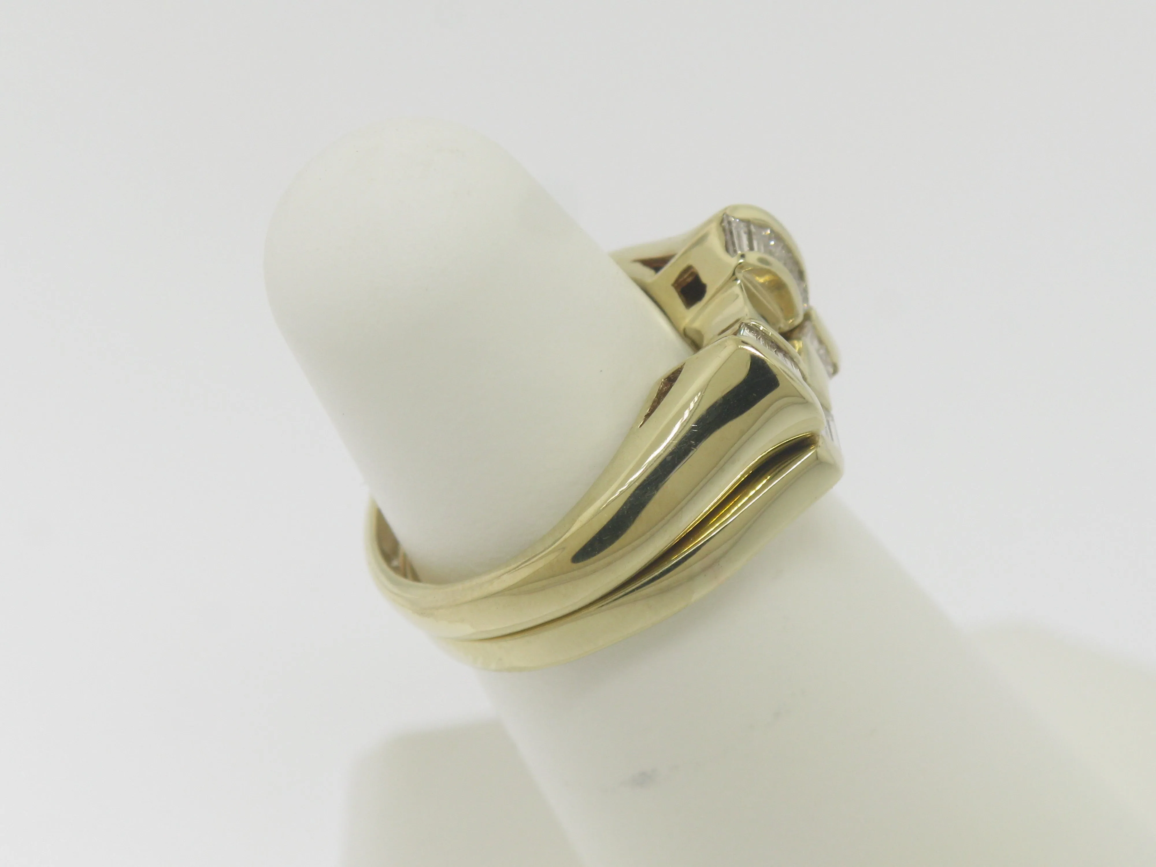 14K Yellow Gold Diamond Wedding Set Size 5 with 16 Diamonds .24TW (Estate)
