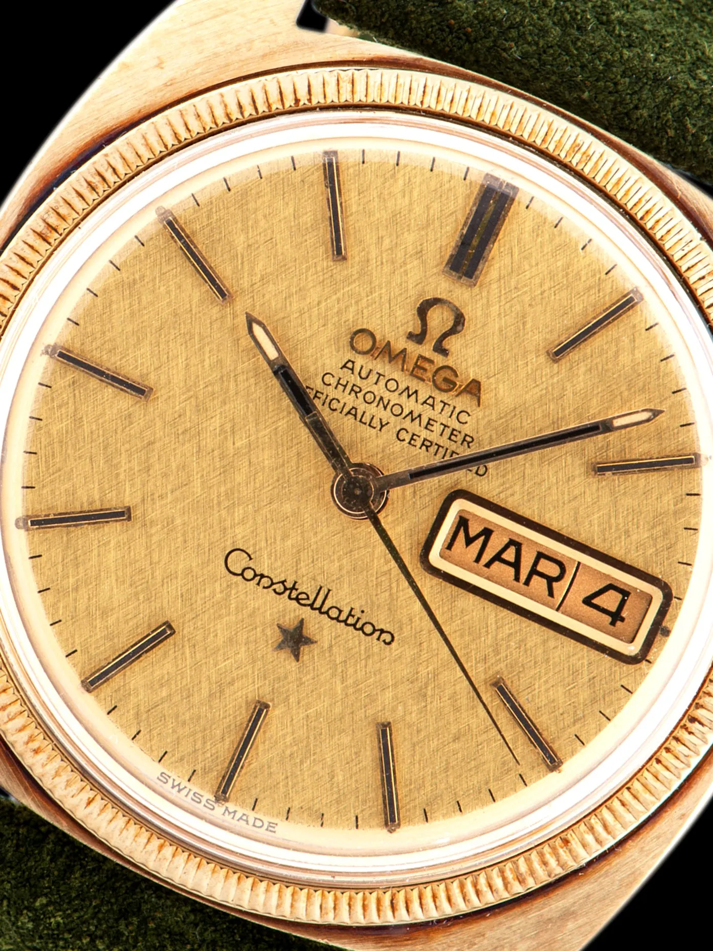 1970 Omega Constellation (Ref. 168.029) 14K YG "Linen Dial"