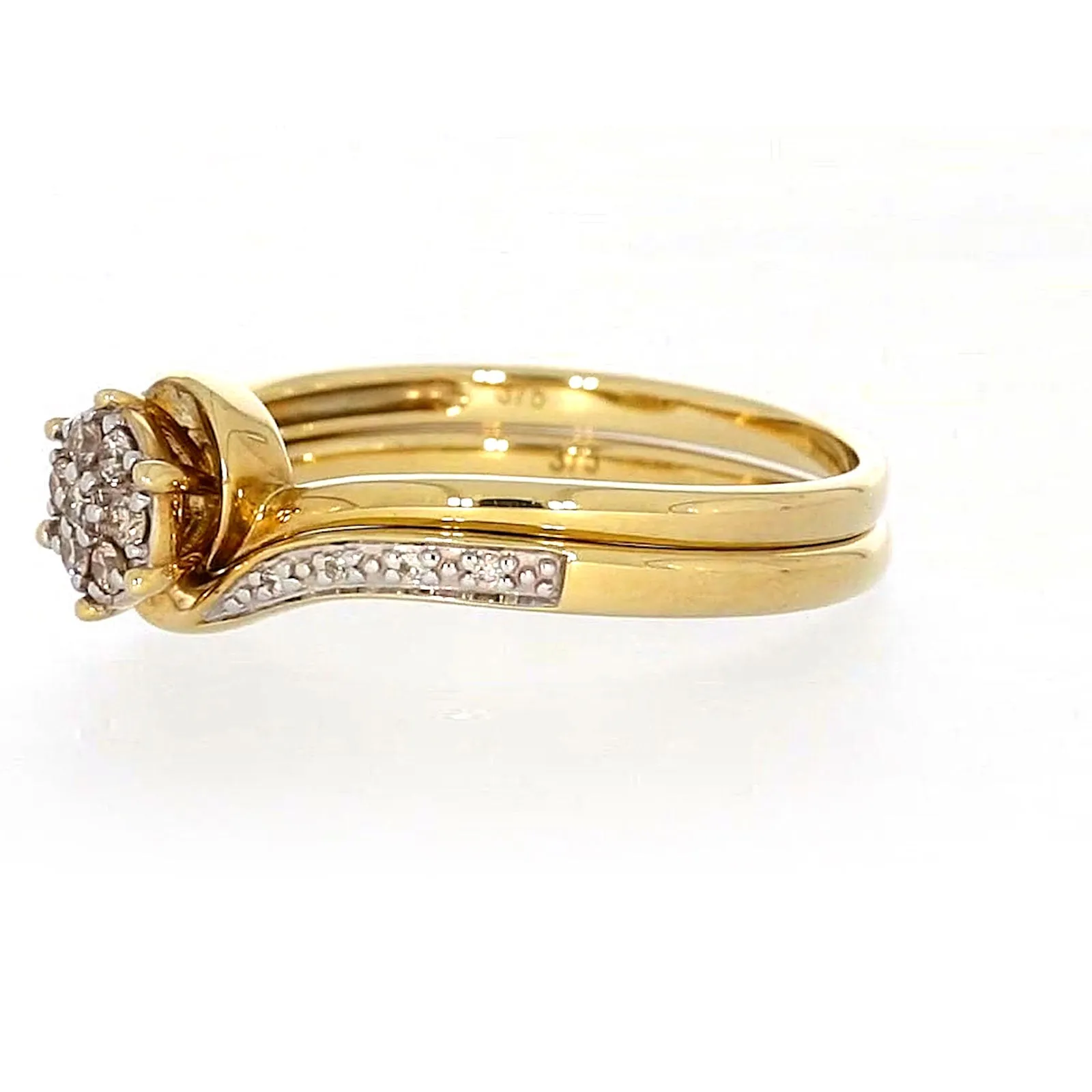 9ct Yellow Gold Round Brilliant Cut with 0.15 CARAT tw of Diamonds Ring