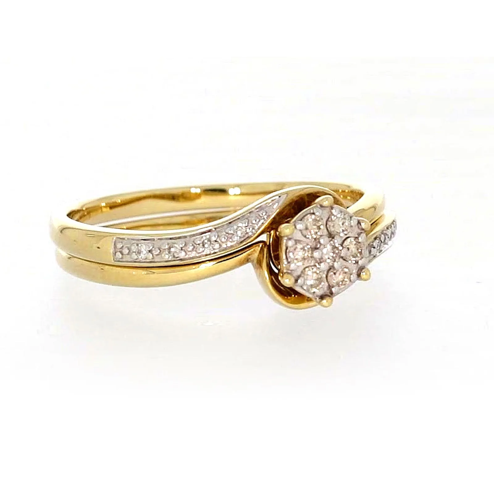 9ct Yellow Gold Round Brilliant Cut with 0.15 CARAT tw of Diamonds Ring