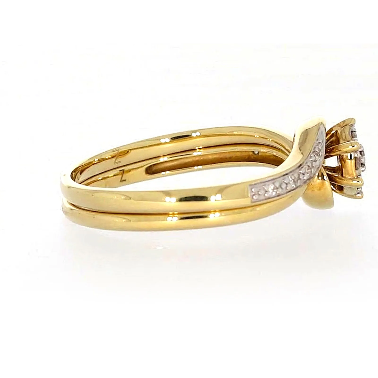 9ct Yellow Gold Round Brilliant Cut with 0.15 CARAT tw of Diamonds Ring