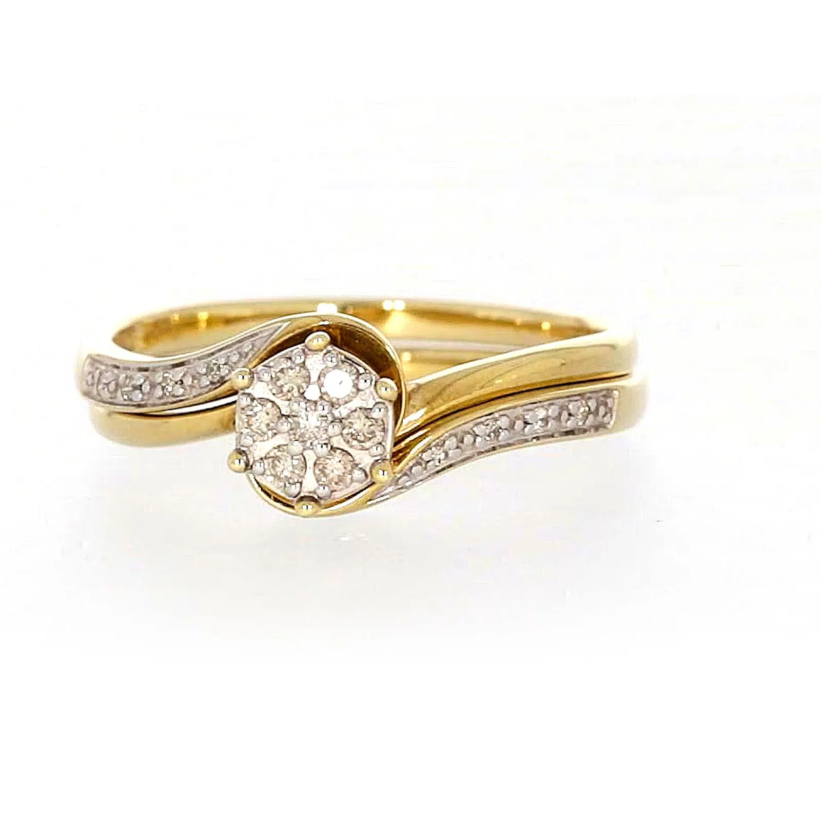 9ct Yellow Gold Round Brilliant Cut with 0.15 CARAT tw of Diamonds Ring