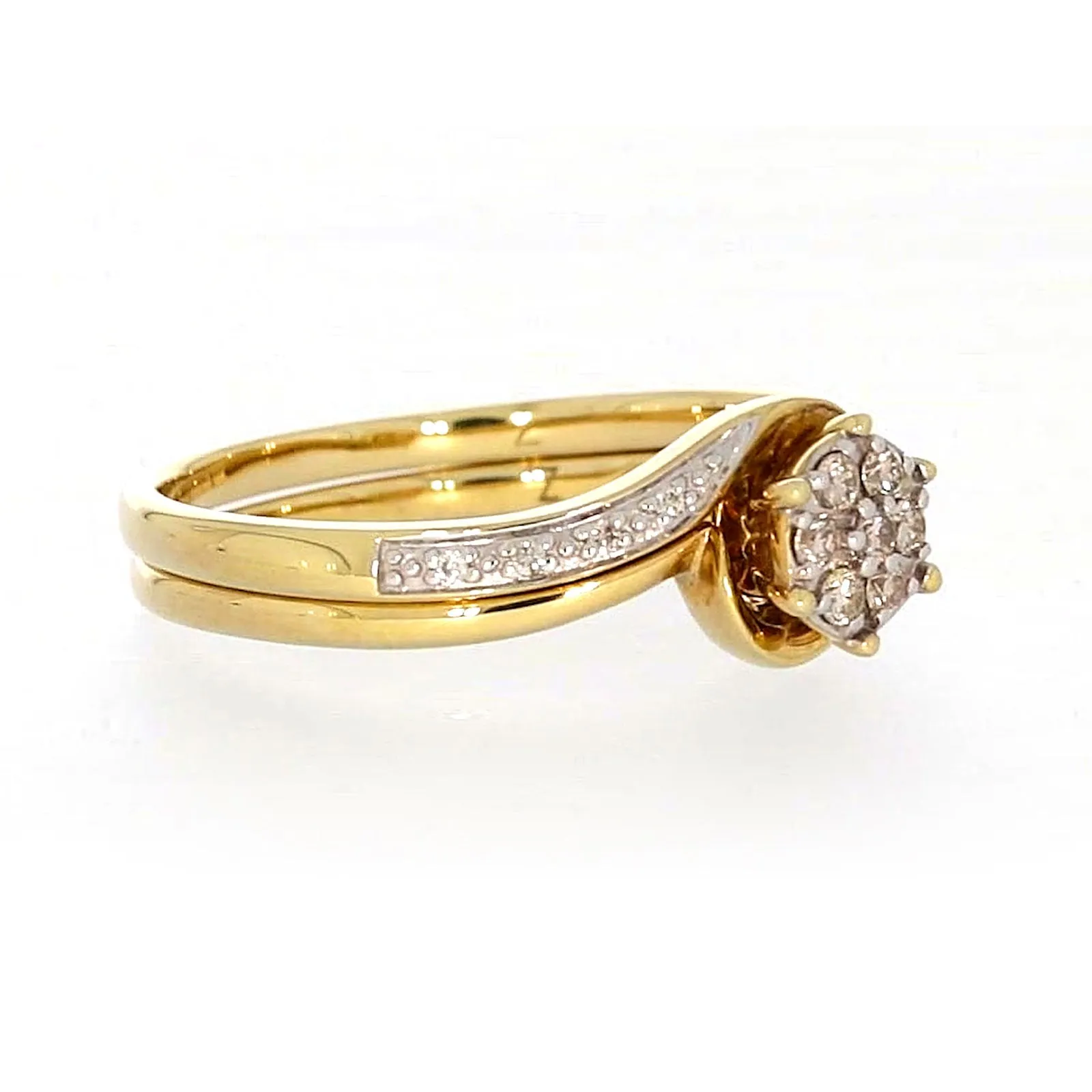 9ct Yellow Gold Round Brilliant Cut with 0.15 CARAT tw of Diamonds Ring