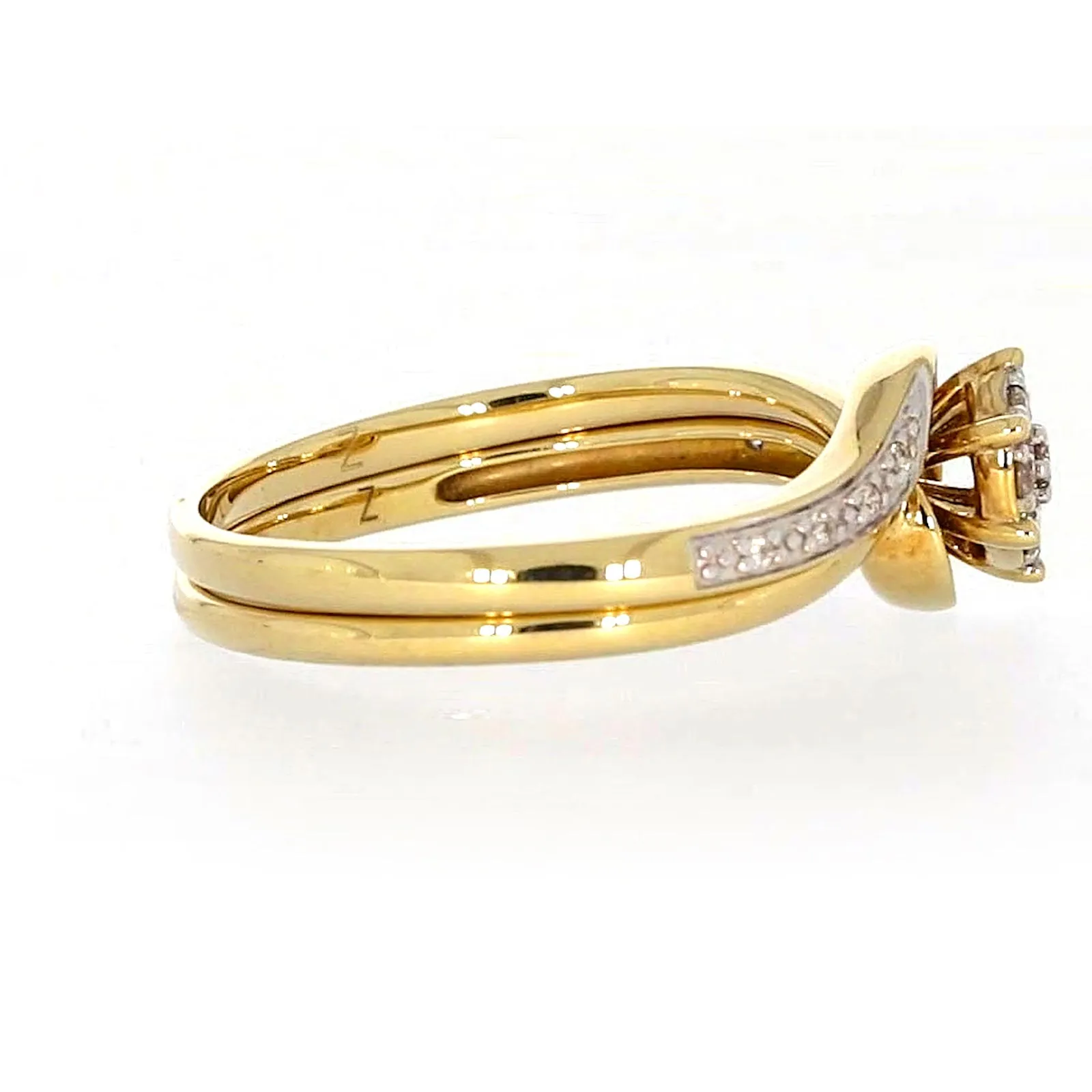9ct Yellow Gold Round Brilliant Cut with 0.15 CARAT tw of Diamonds Ring
