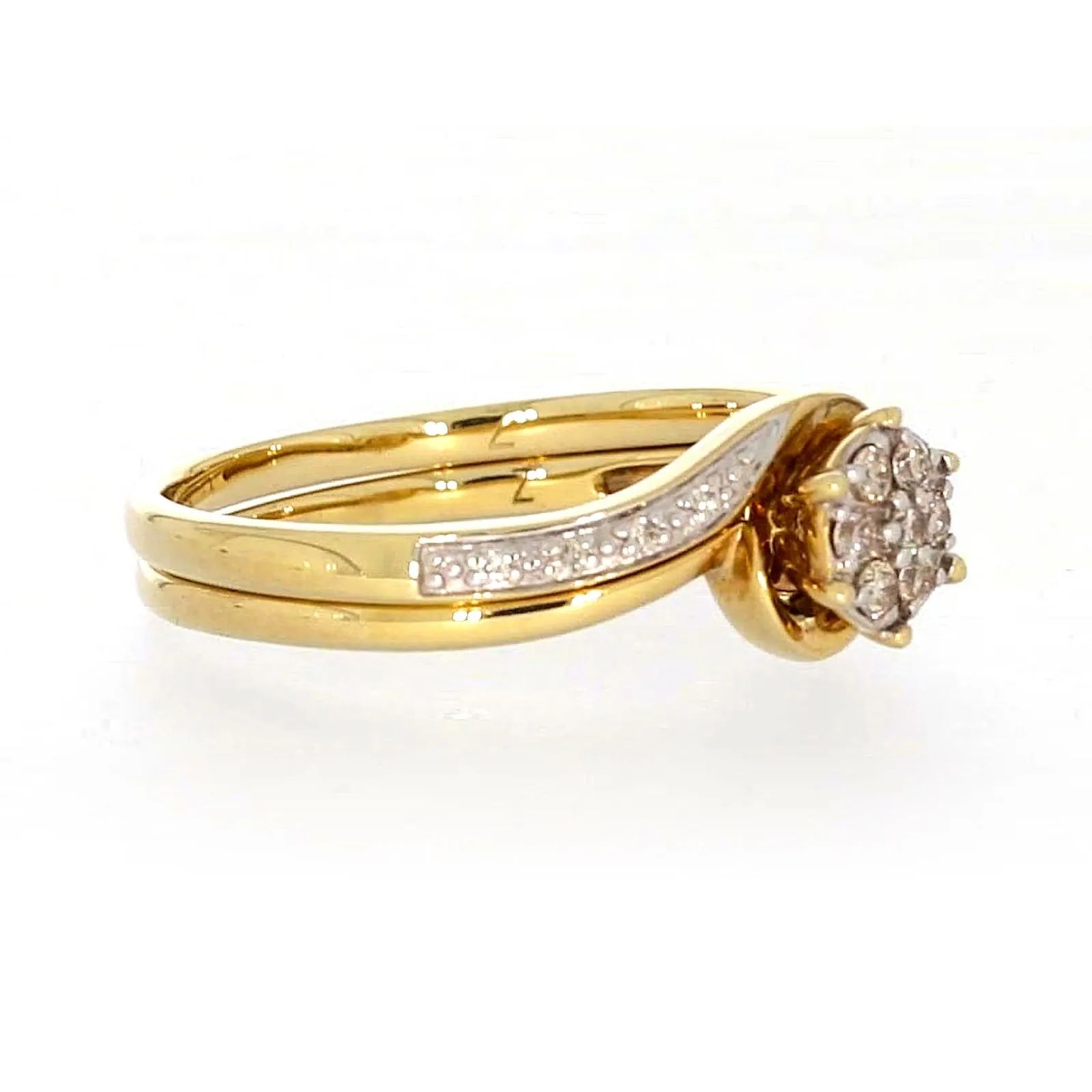 9ct Yellow Gold Round Brilliant Cut with 0.15 CARAT tw of Diamonds Ring