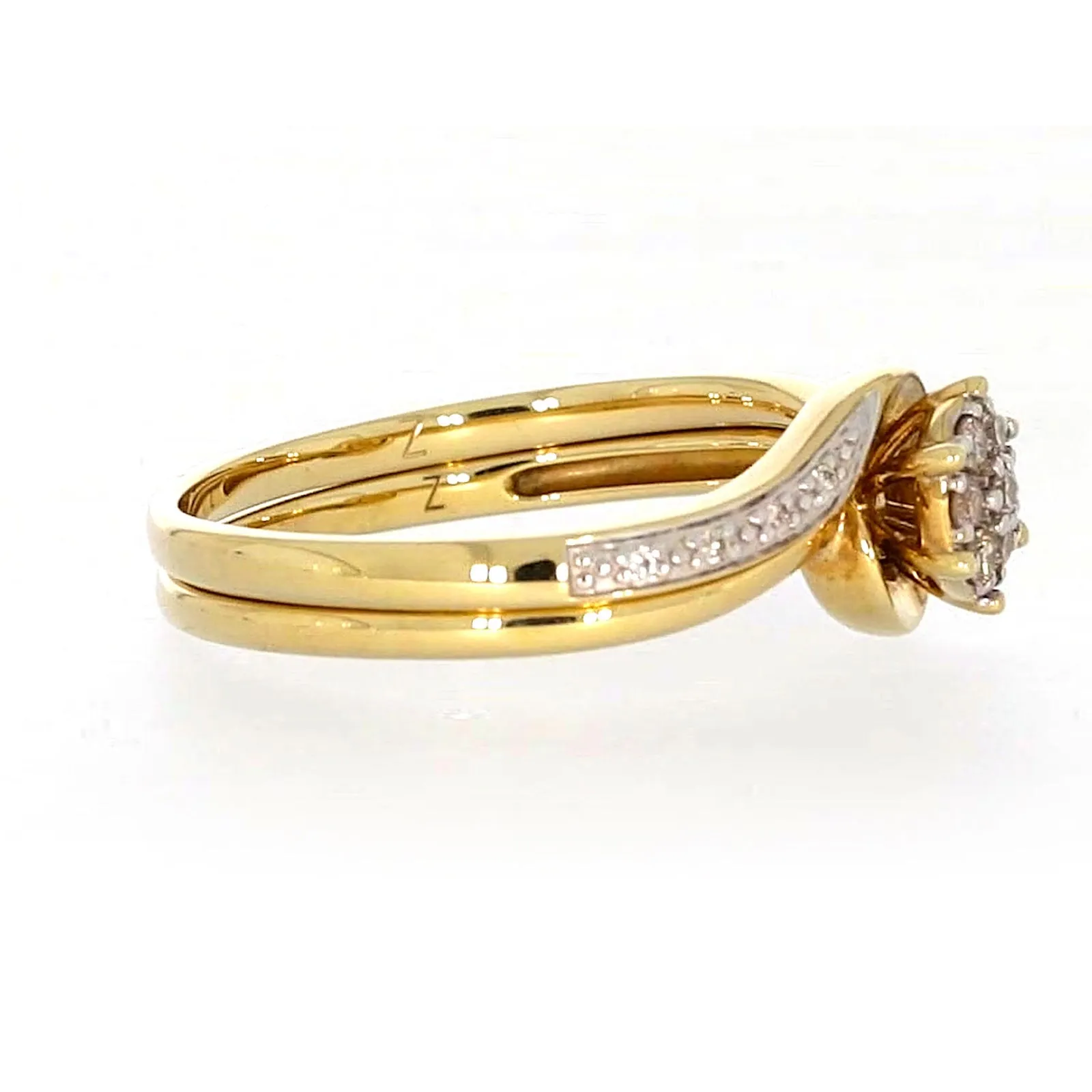 9ct Yellow Gold Round Brilliant Cut with 0.15 CARAT tw of Diamonds Ring