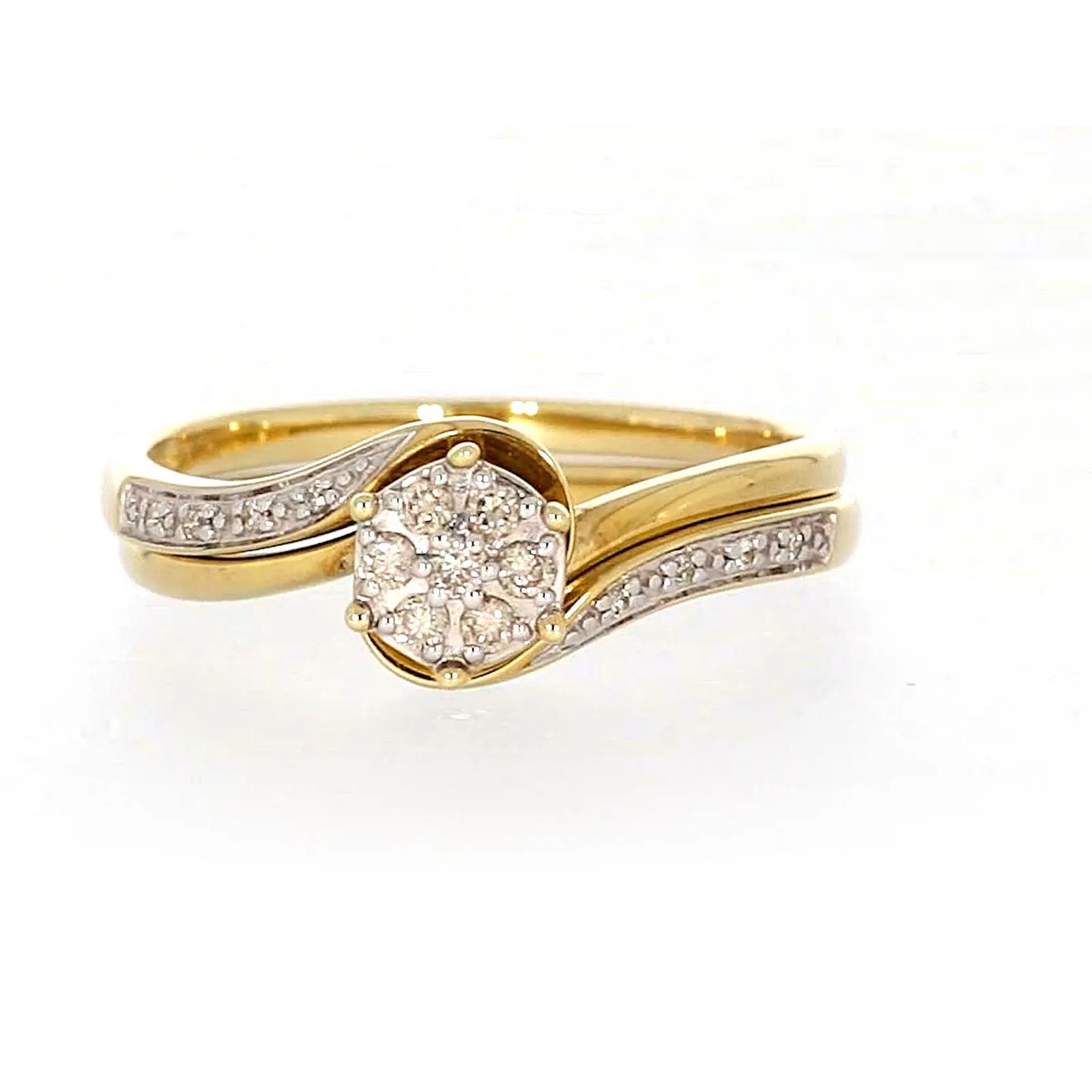 9ct Yellow Gold Round Brilliant Cut with 0.15 CARAT tw of Diamonds Ring