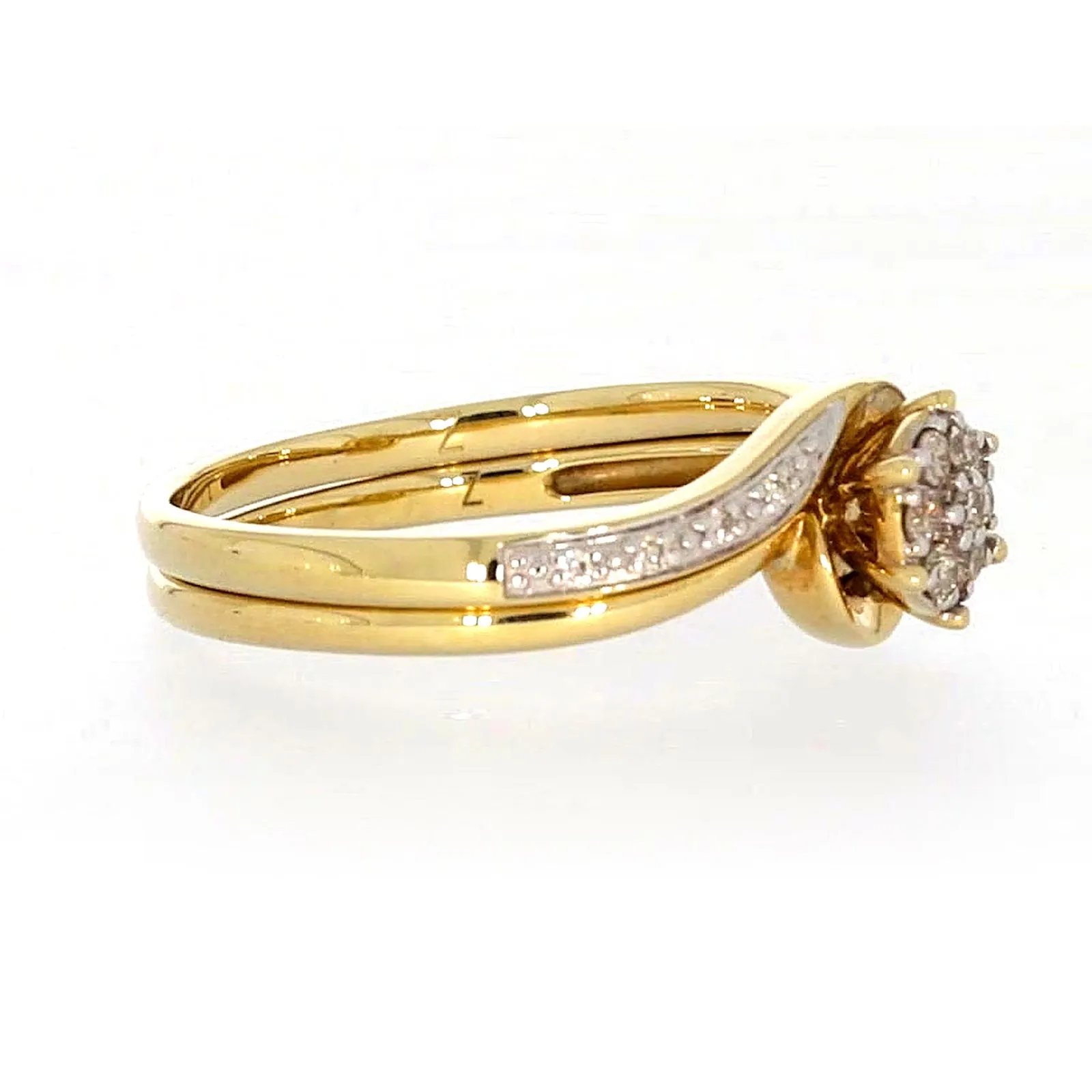 9ct Yellow Gold Round Brilliant Cut with 0.15 CARAT tw of Diamonds Ring