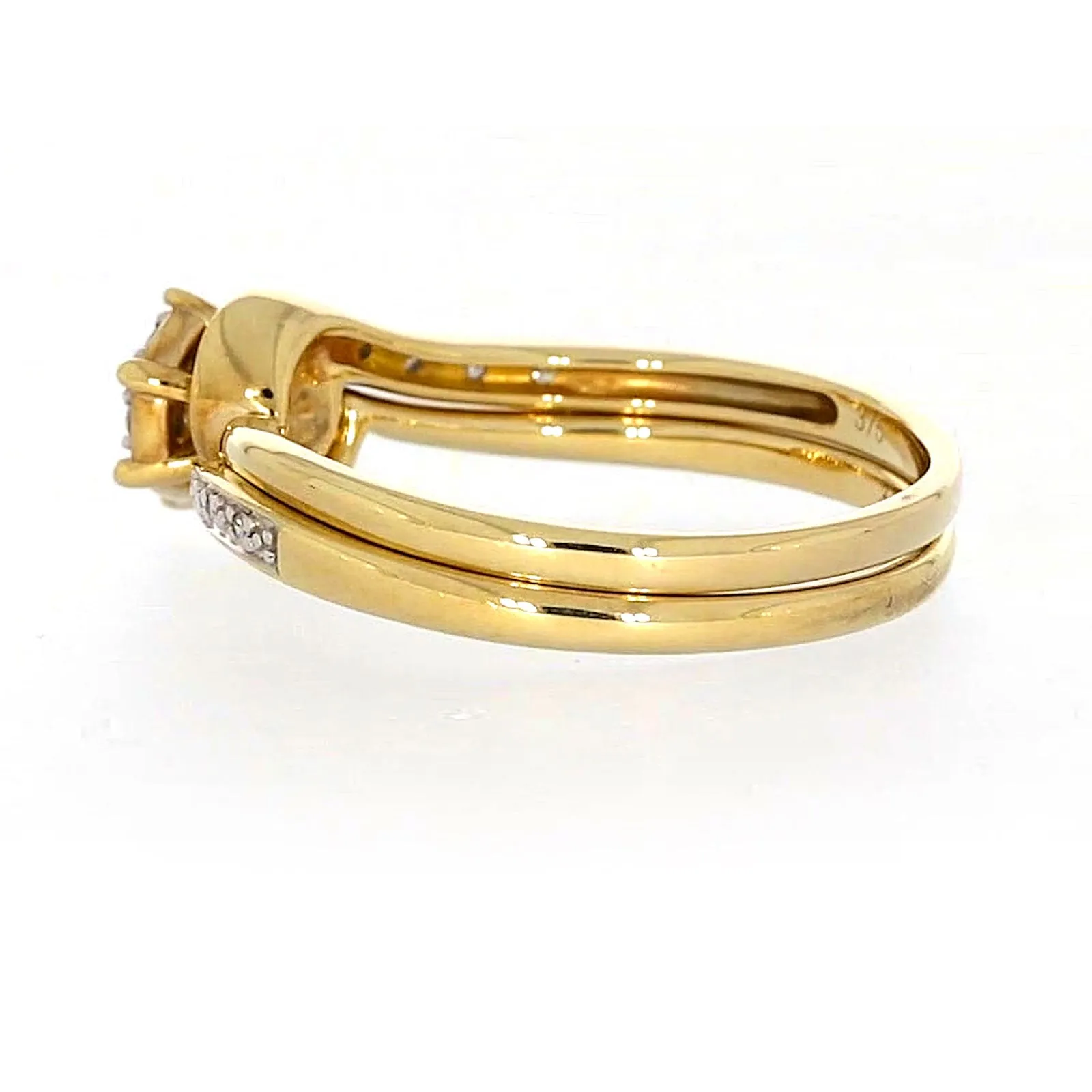 9ct Yellow Gold Round Brilliant Cut with 0.15 CARAT tw of Diamonds Ring