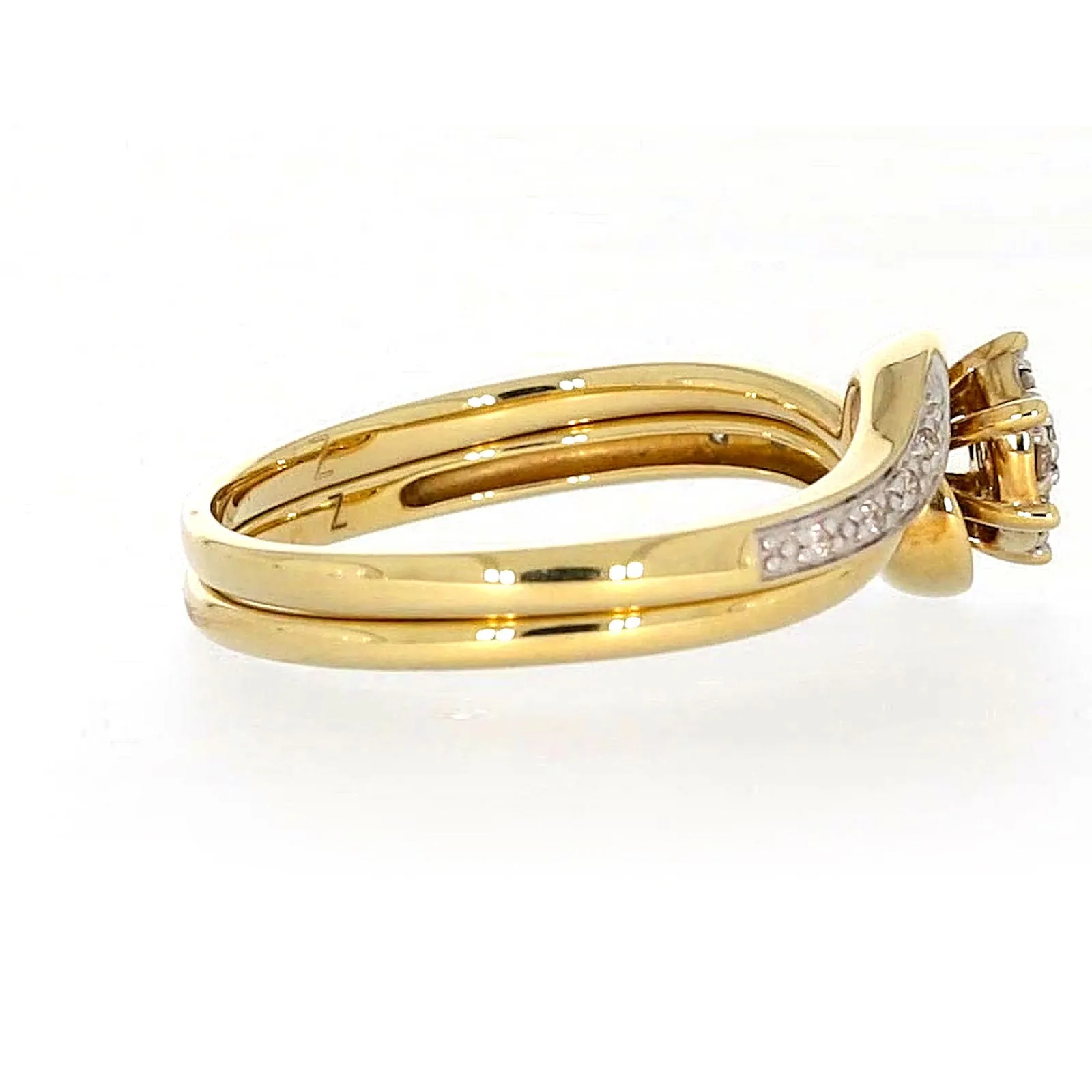 9ct Yellow Gold Round Brilliant Cut with 0.15 CARAT tw of Diamonds Ring