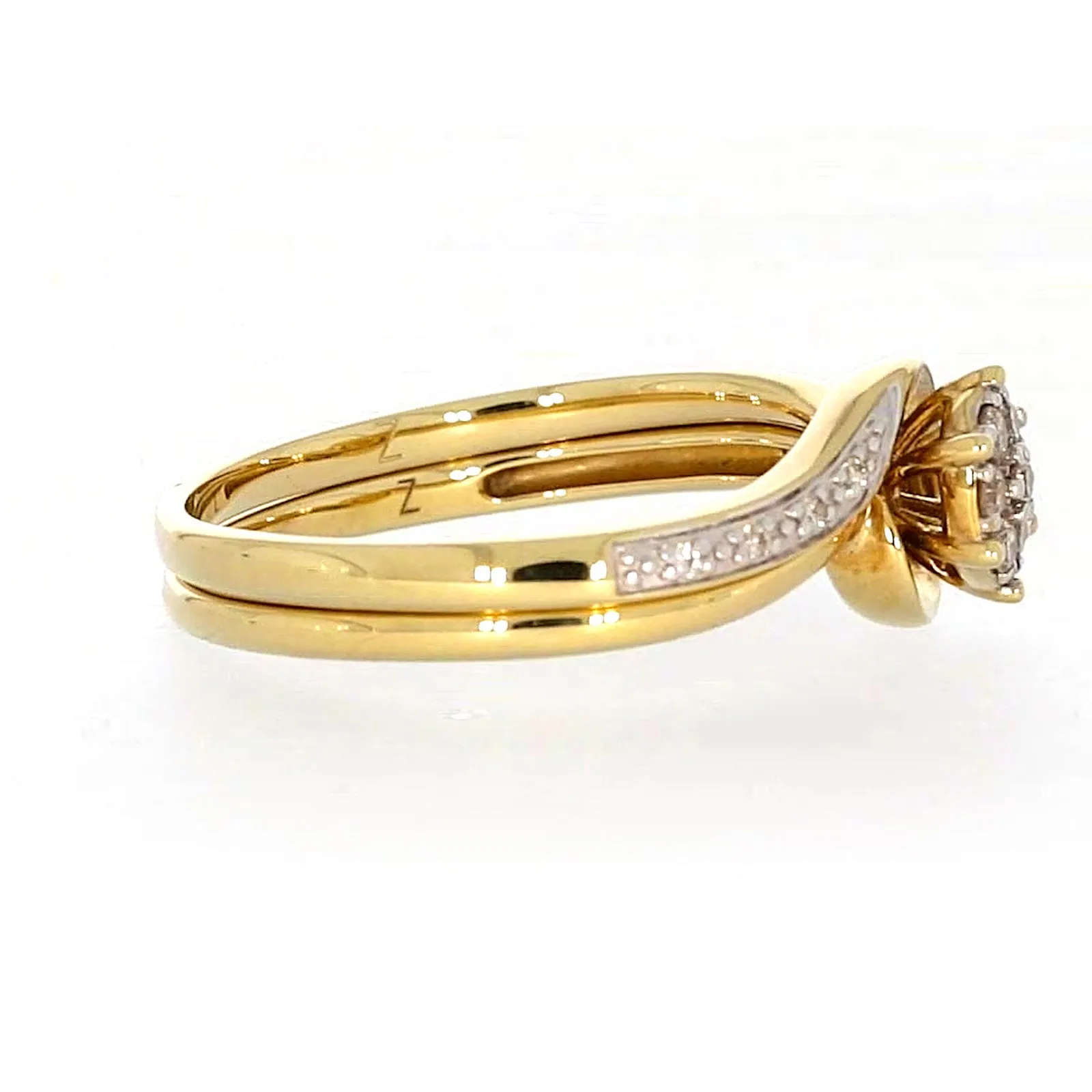 9ct Yellow Gold Round Brilliant Cut with 0.15 CARAT tw of Diamonds Ring