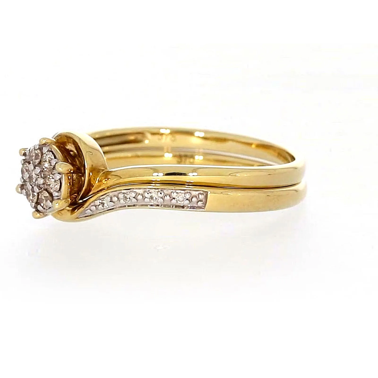 9ct Yellow Gold Round Brilliant Cut with 0.15 CARAT tw of Diamonds Ring