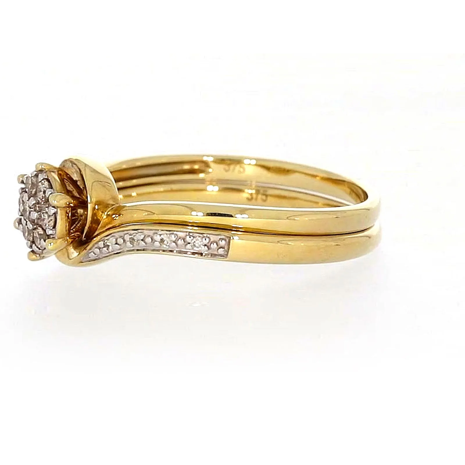9ct Yellow Gold Round Brilliant Cut with 0.15 CARAT tw of Diamonds Ring