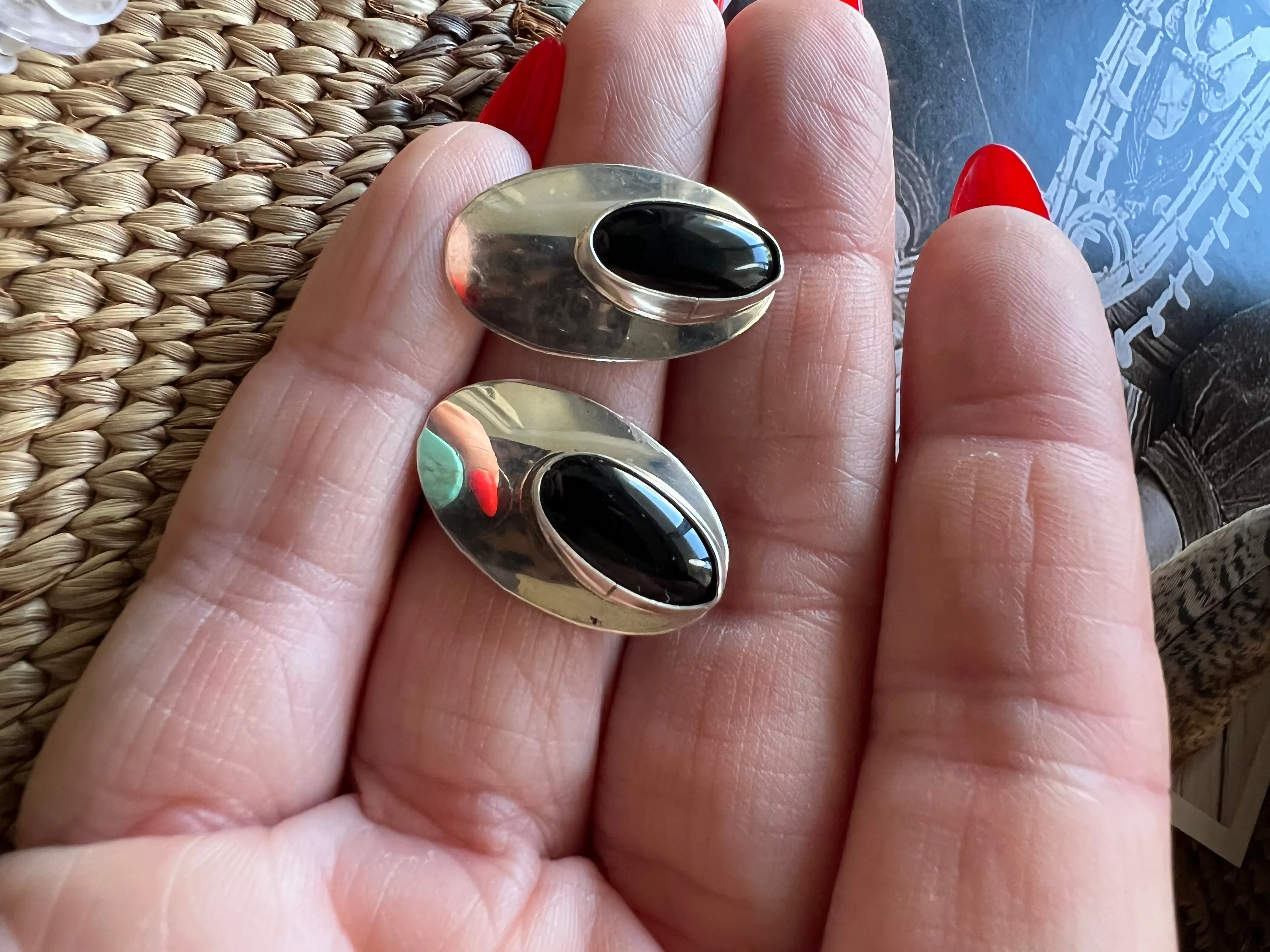 Crow Oblong Onyx Studs