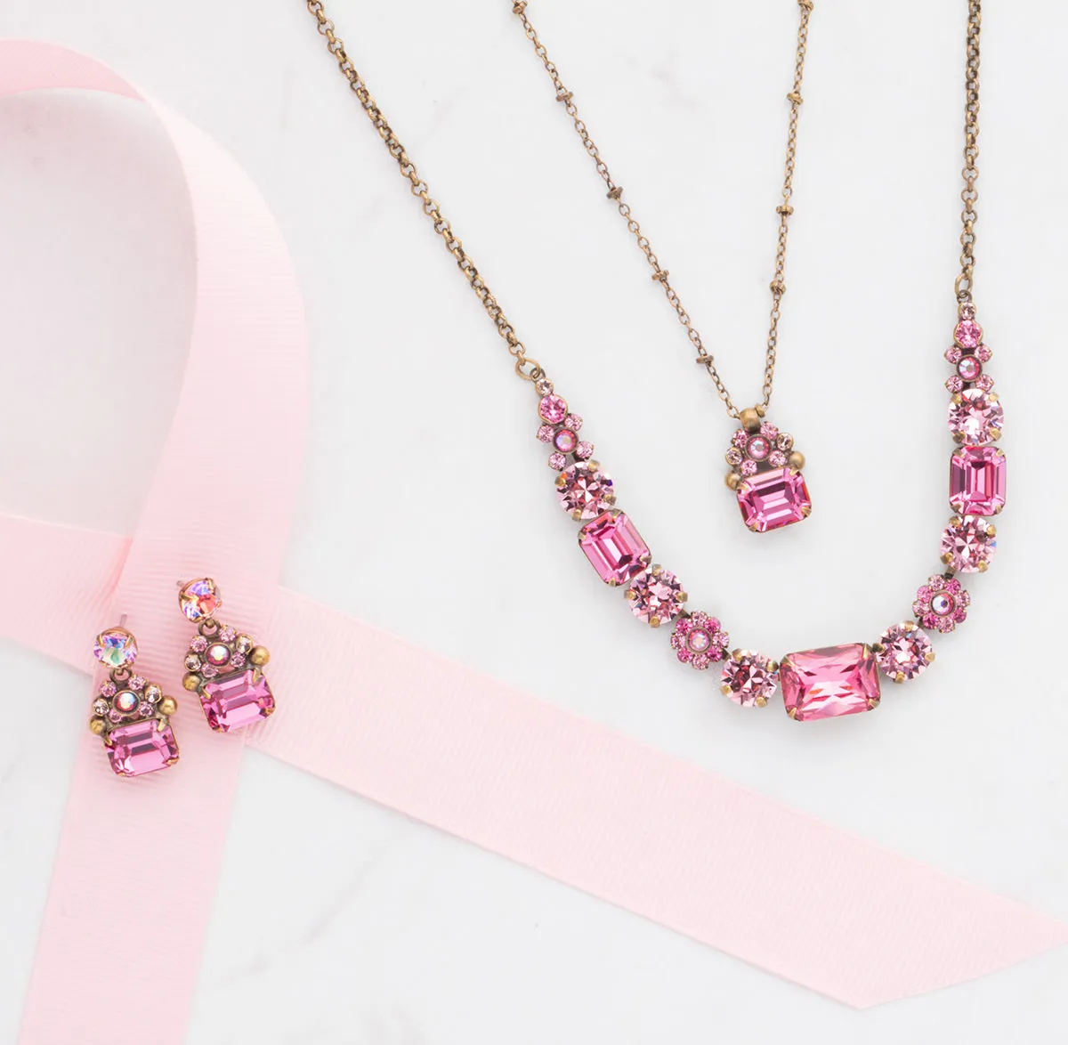 Demure Pendant Necklace - NDU53AGPIN