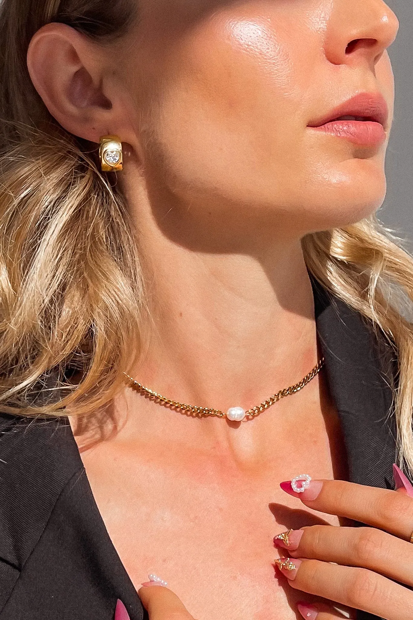 DIAMOND HEART HUGGIE EARRINGS GOLD