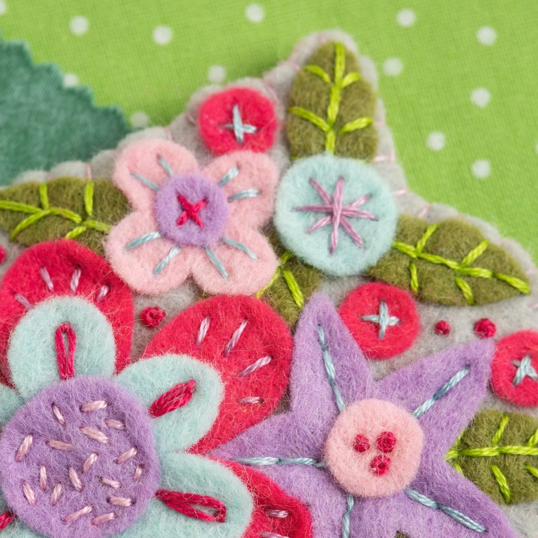 Gertrude Flower Felt Craft Brooch Kit