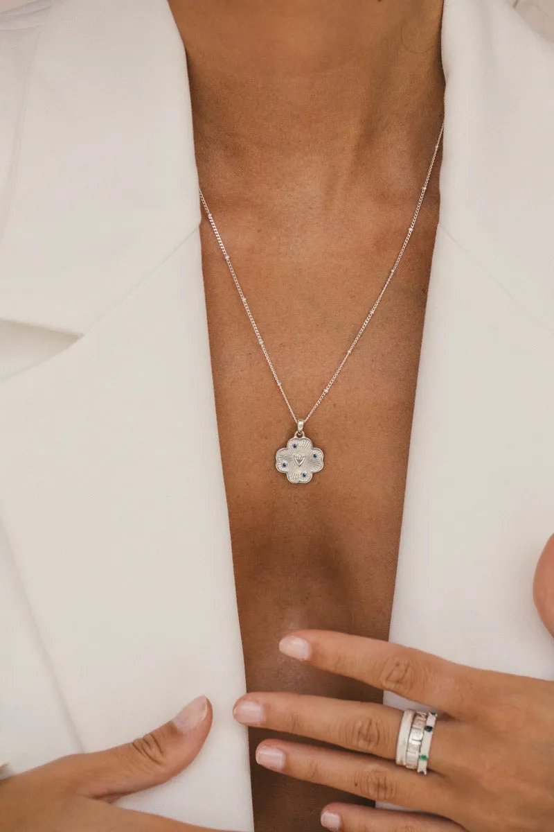Medallion necklace silver