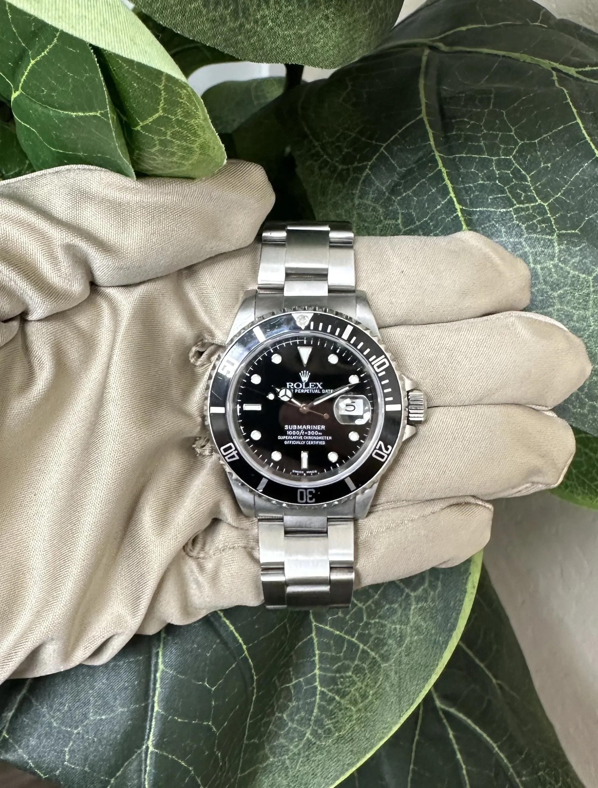 Rolex Submariner Date 40mm Stainless Steel 1999 Watch