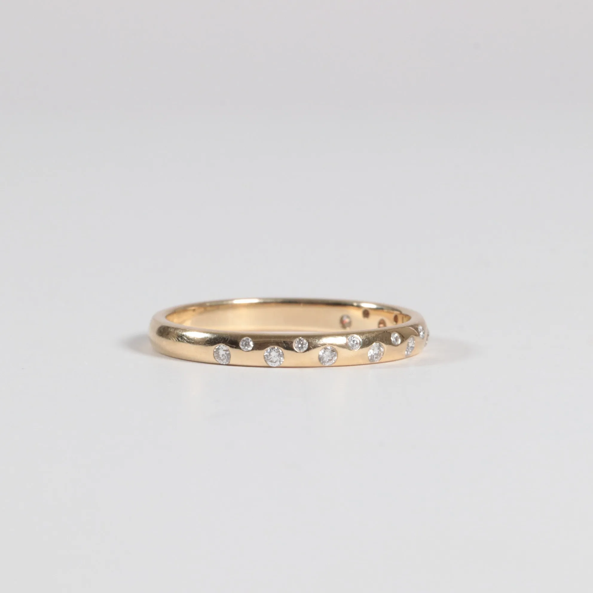 Scattered Inlay Diamond Band