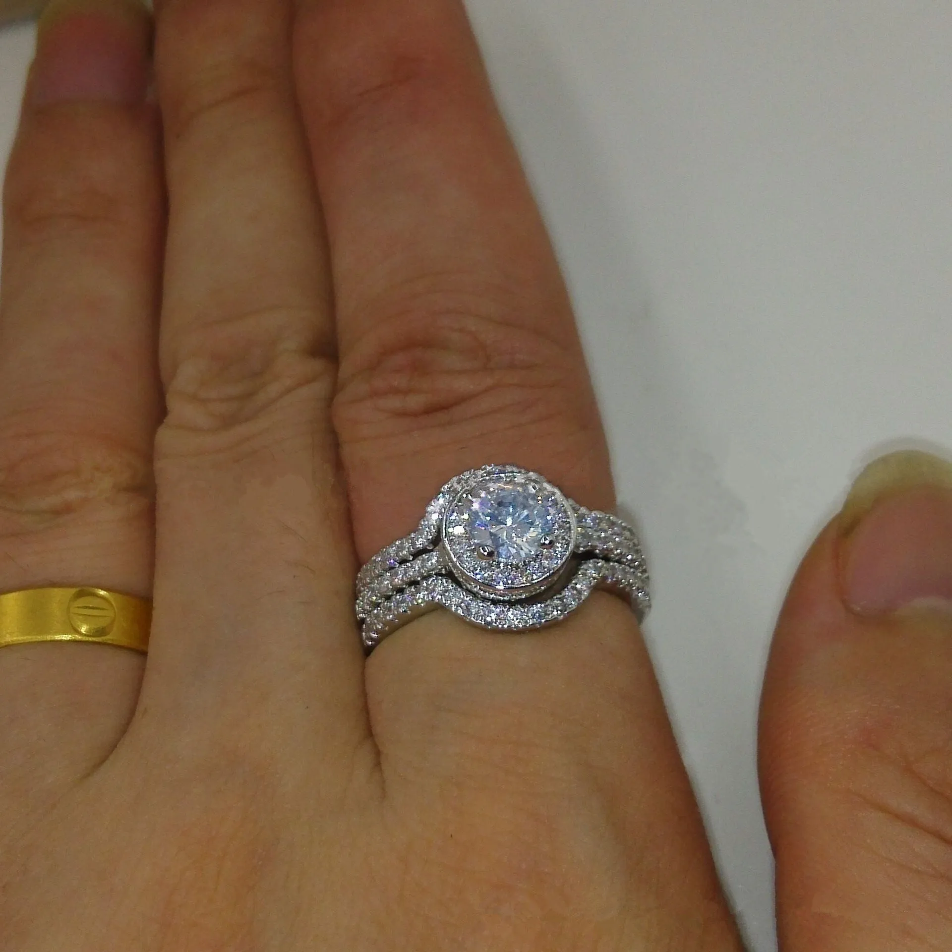 Silvery colored polished Hearts Arrows Micro-set Zircon Combination Rings for women