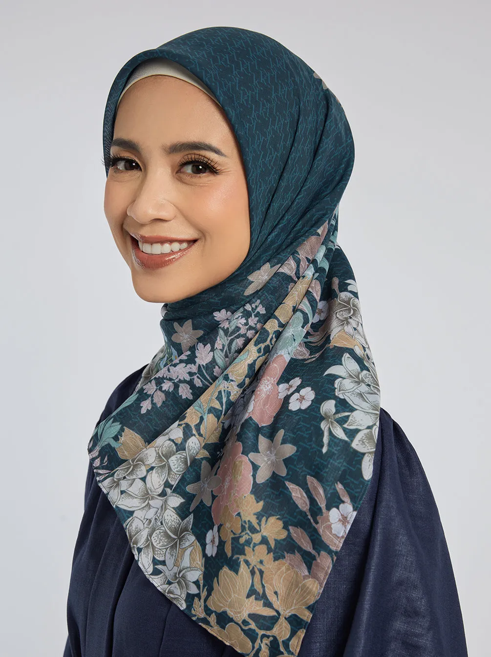 SONALI SIGNATURE SCARF MIDNIGHT BLUE