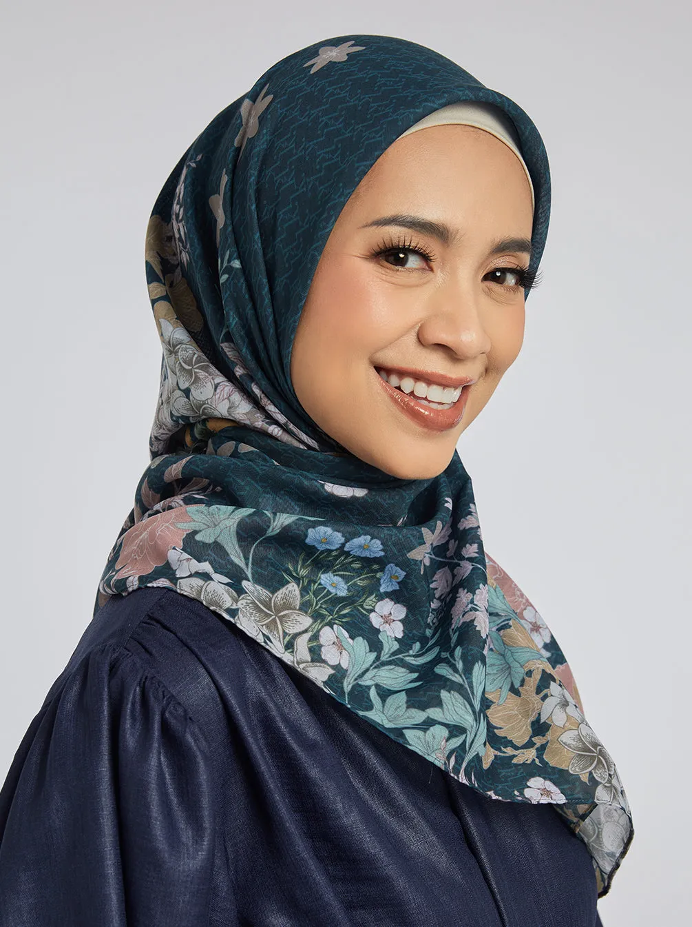 SONALI SIGNATURE SCARF MIDNIGHT BLUE