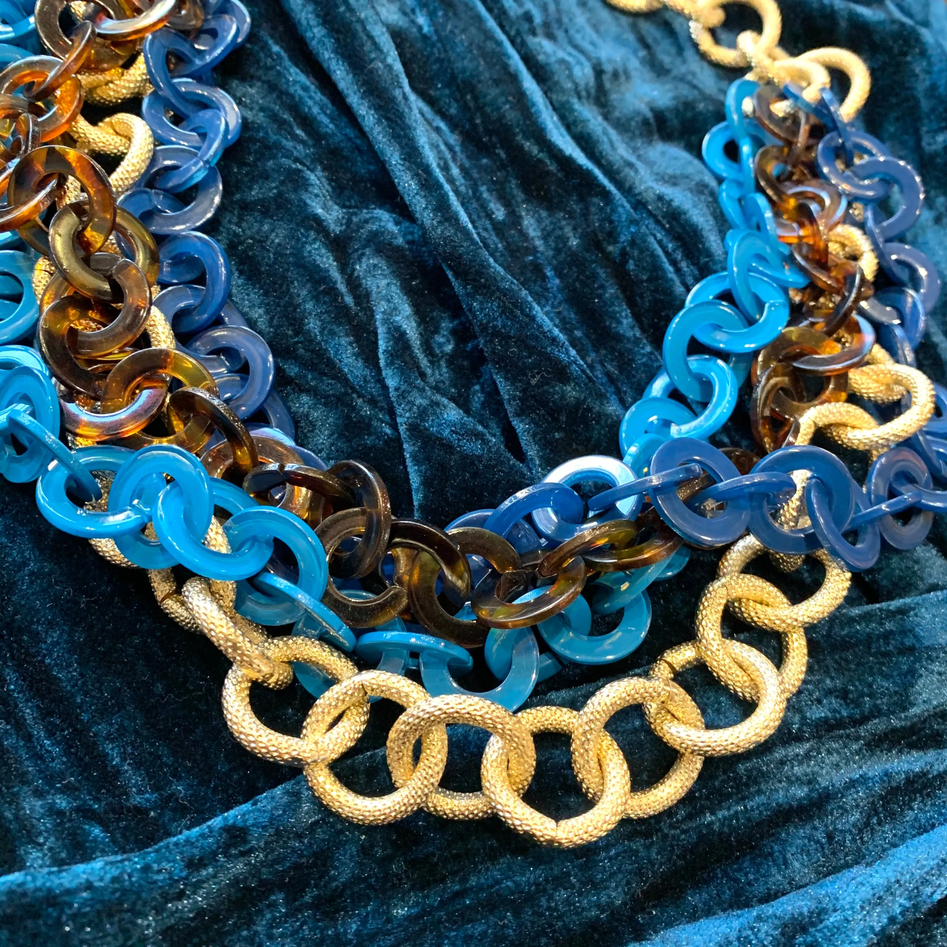 Teal Kingfisher blue triple row acrylic chain necklace