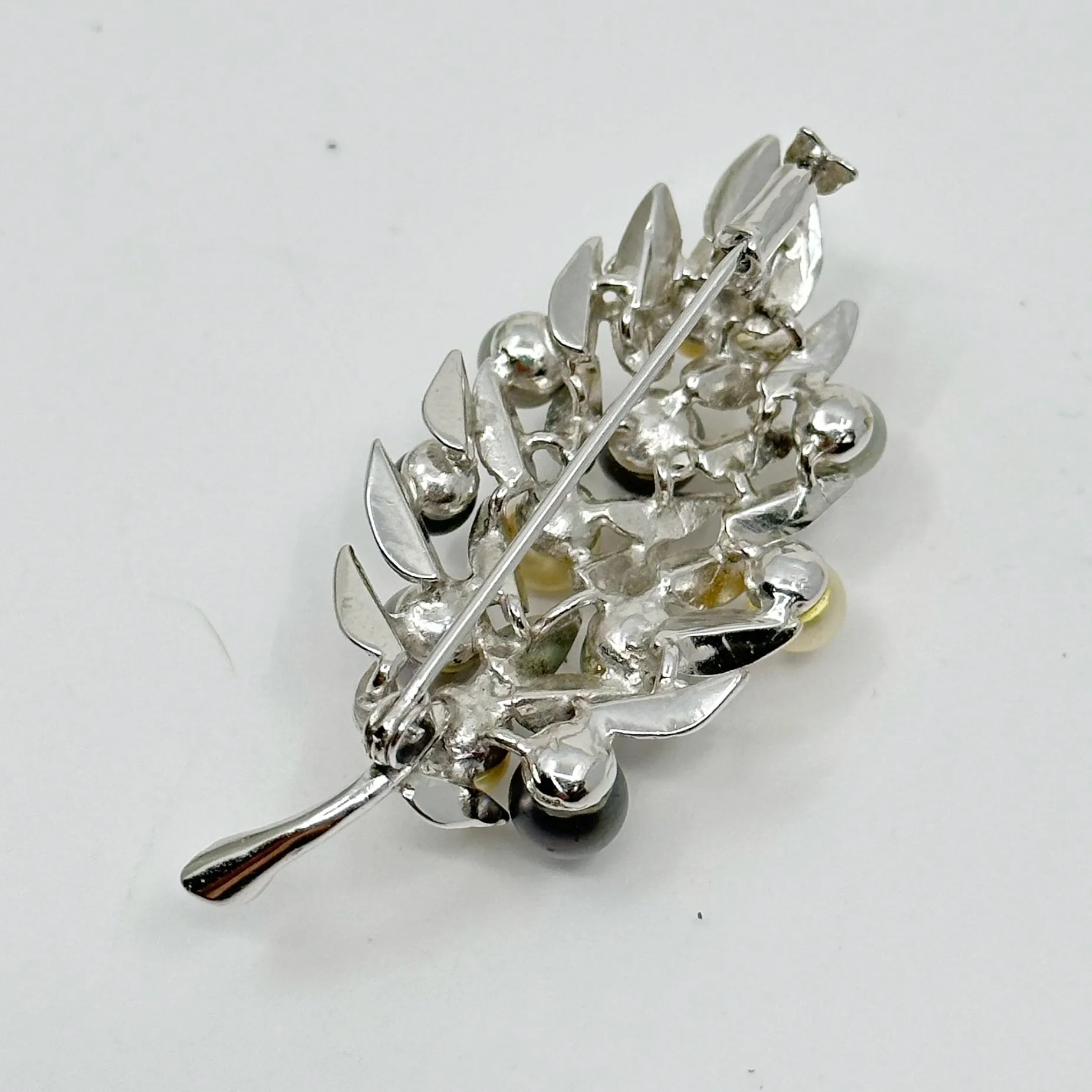 Vintage sterling silver pearl brooch