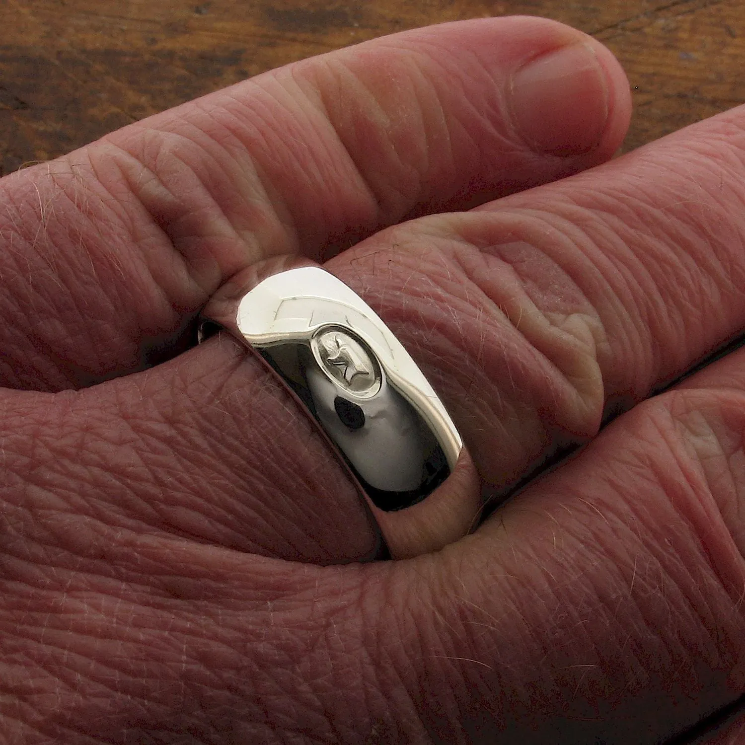 Wedding ring 8mm Gretna Green mens wide white gold court